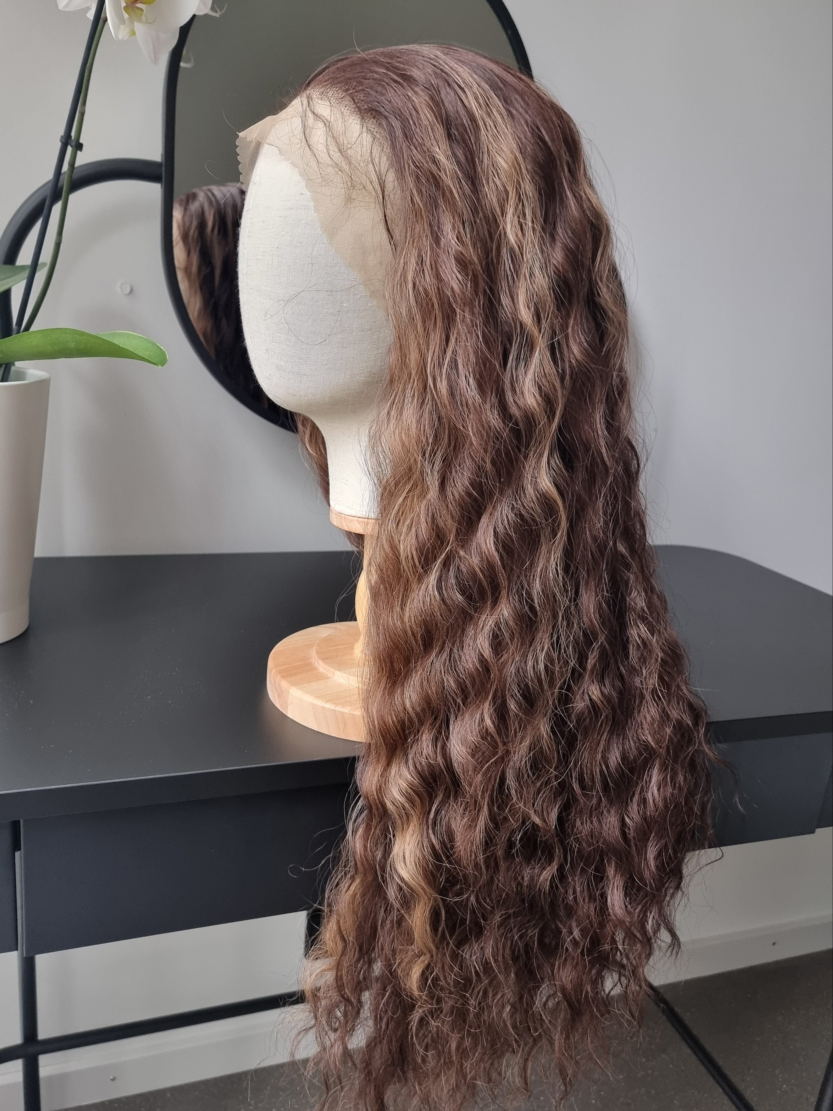 "Eva" synthetic hair wig