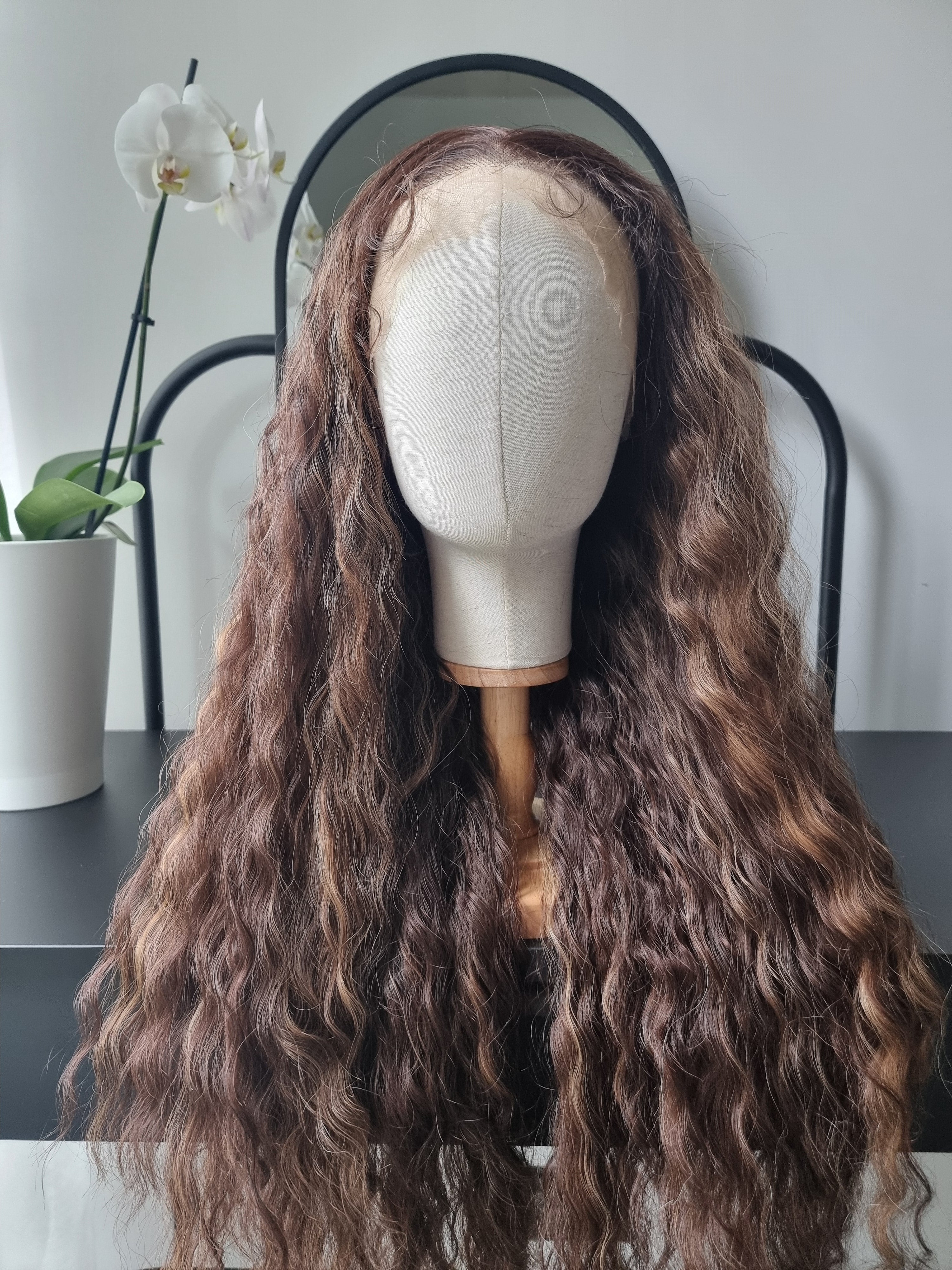 "Eva" synthetic hair wig