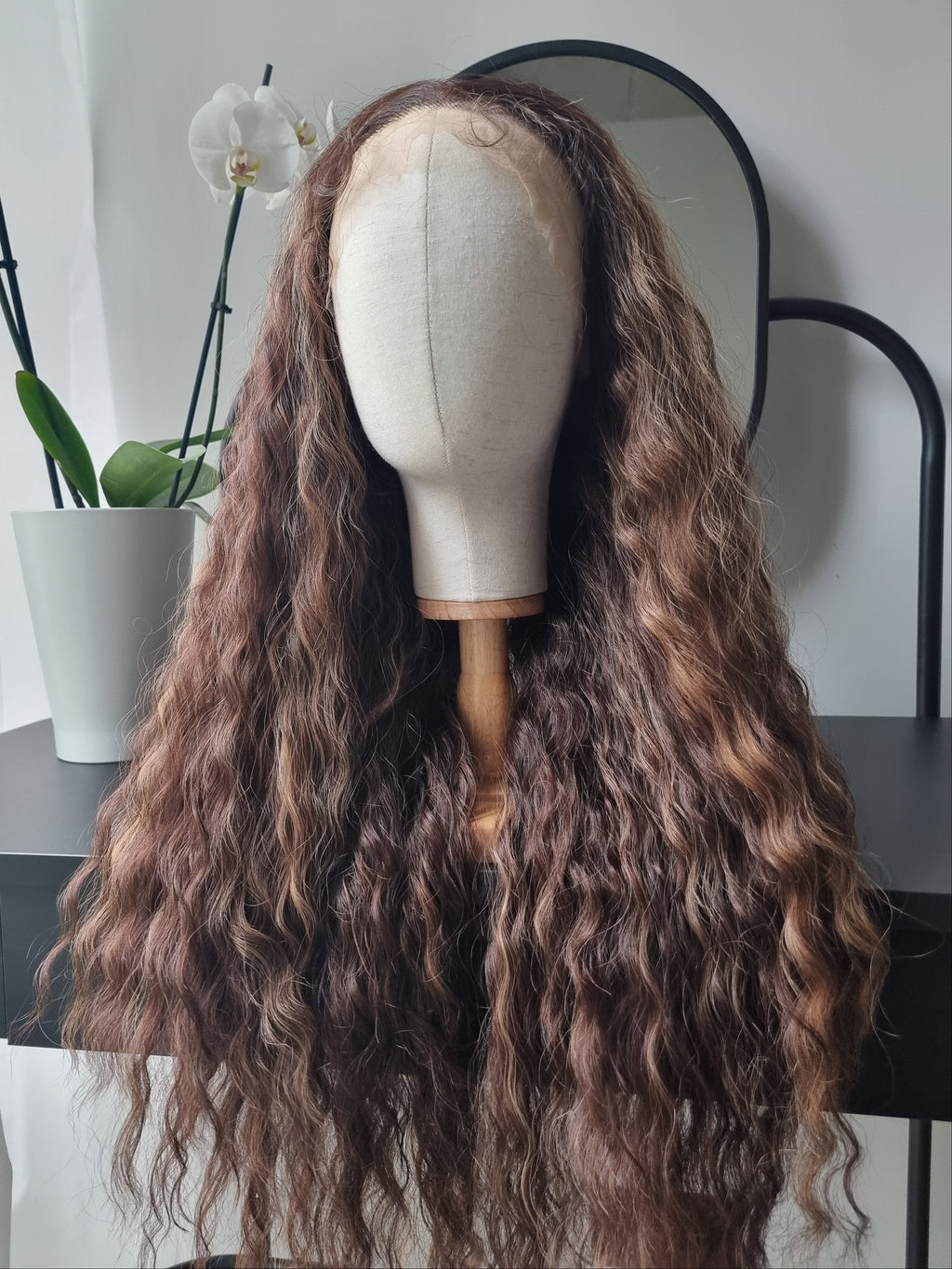 "Eva" synthetic hair wig