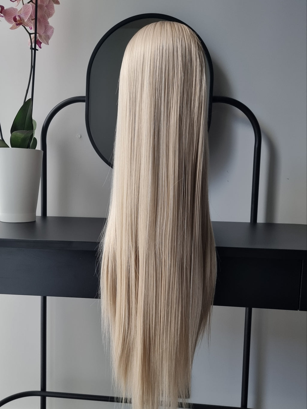 "Elva" synthetic hair wig