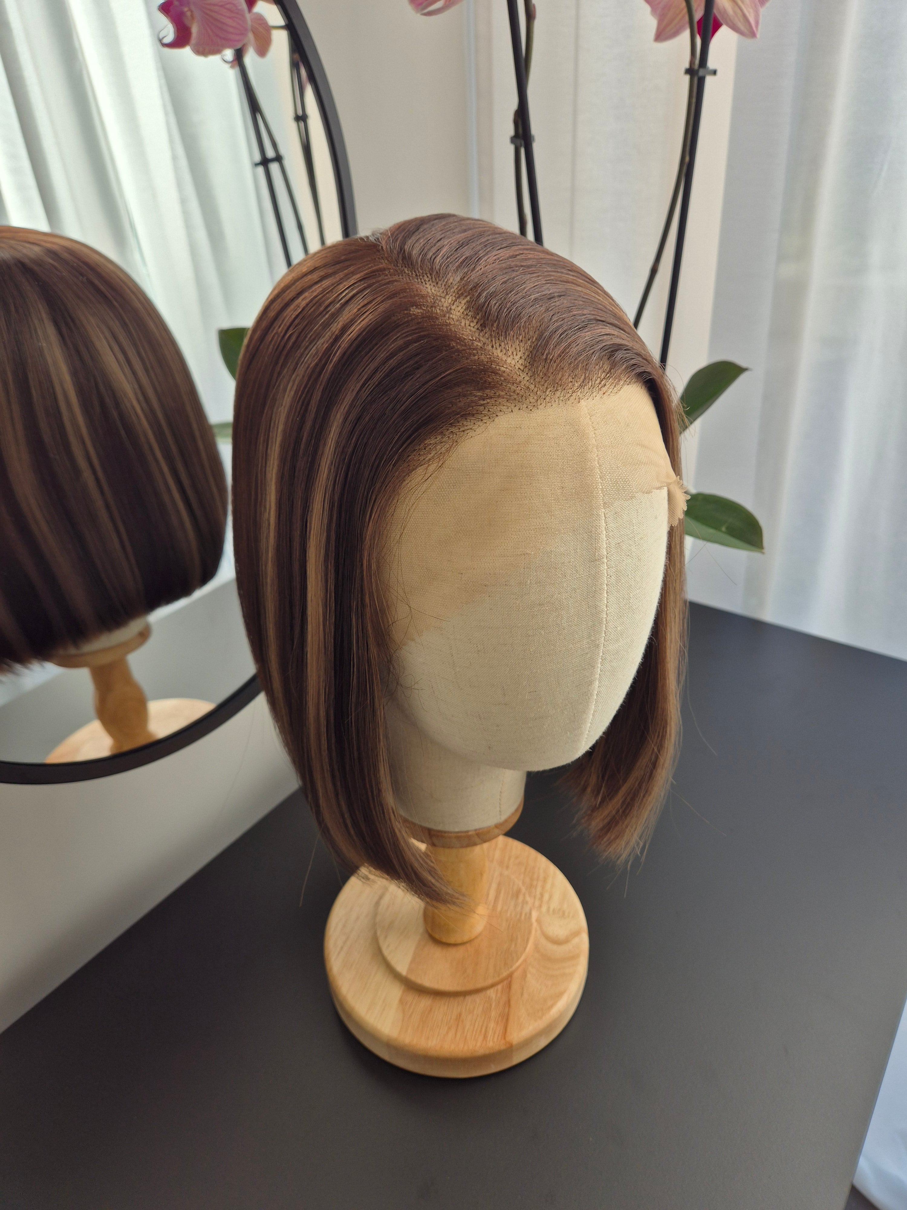 "Roxy" synthetic hair wig