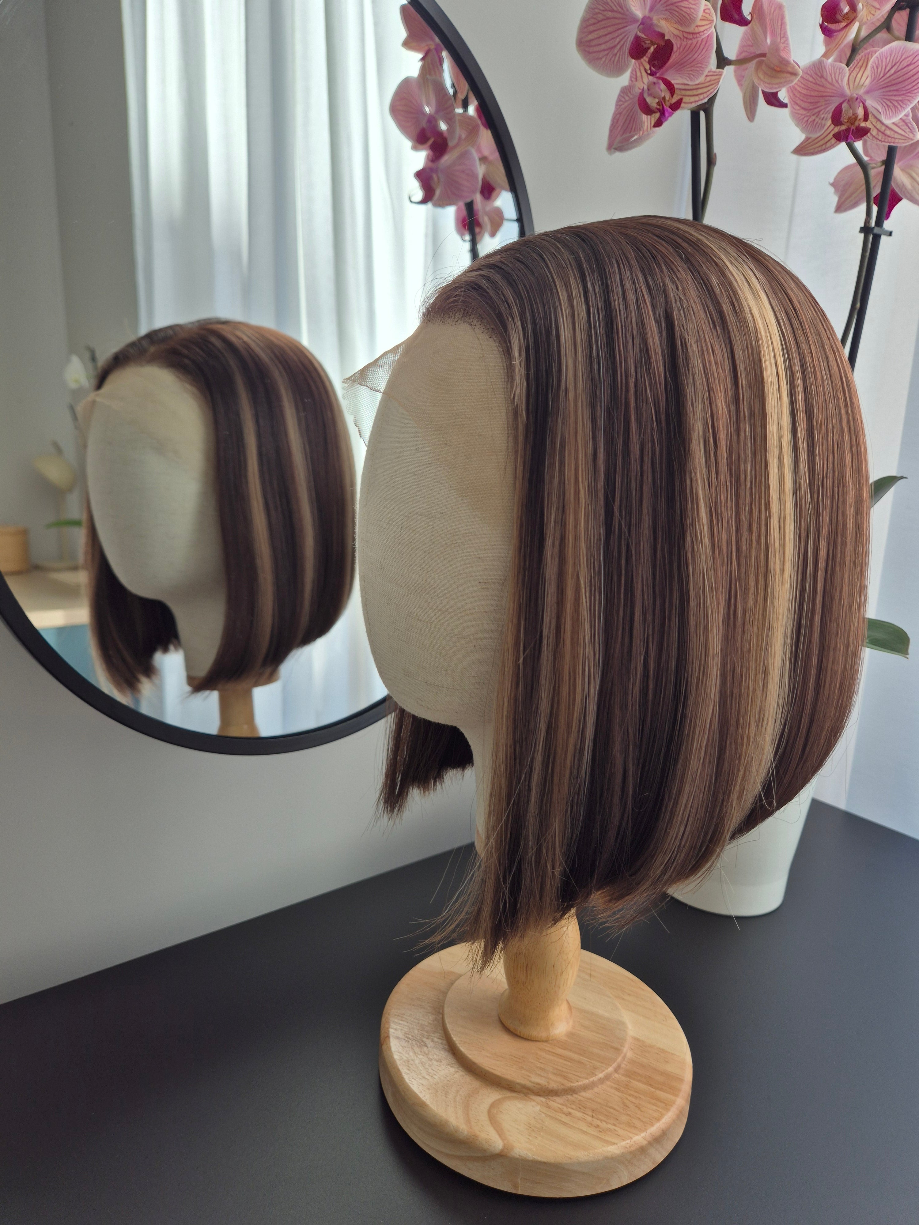 "Roxy" synthetic hair wig