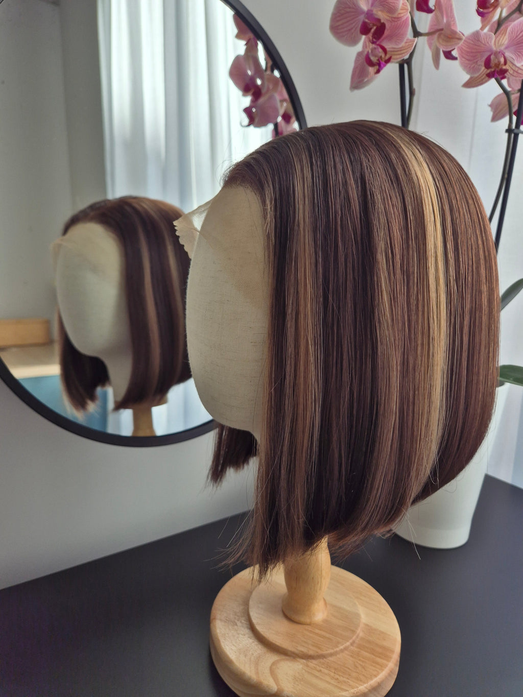 "Roxy" synthetic hair wig