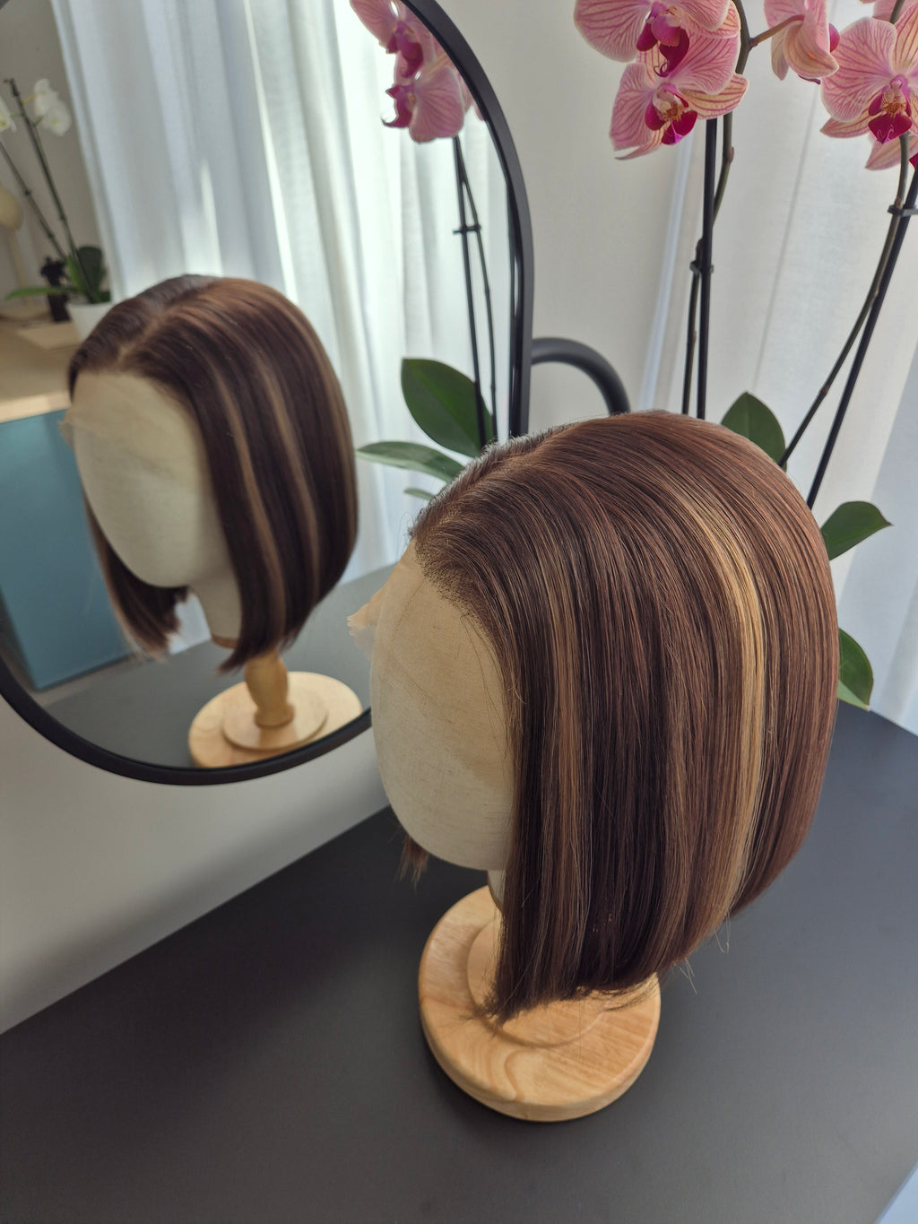 "Roxy" synthetic hair wig