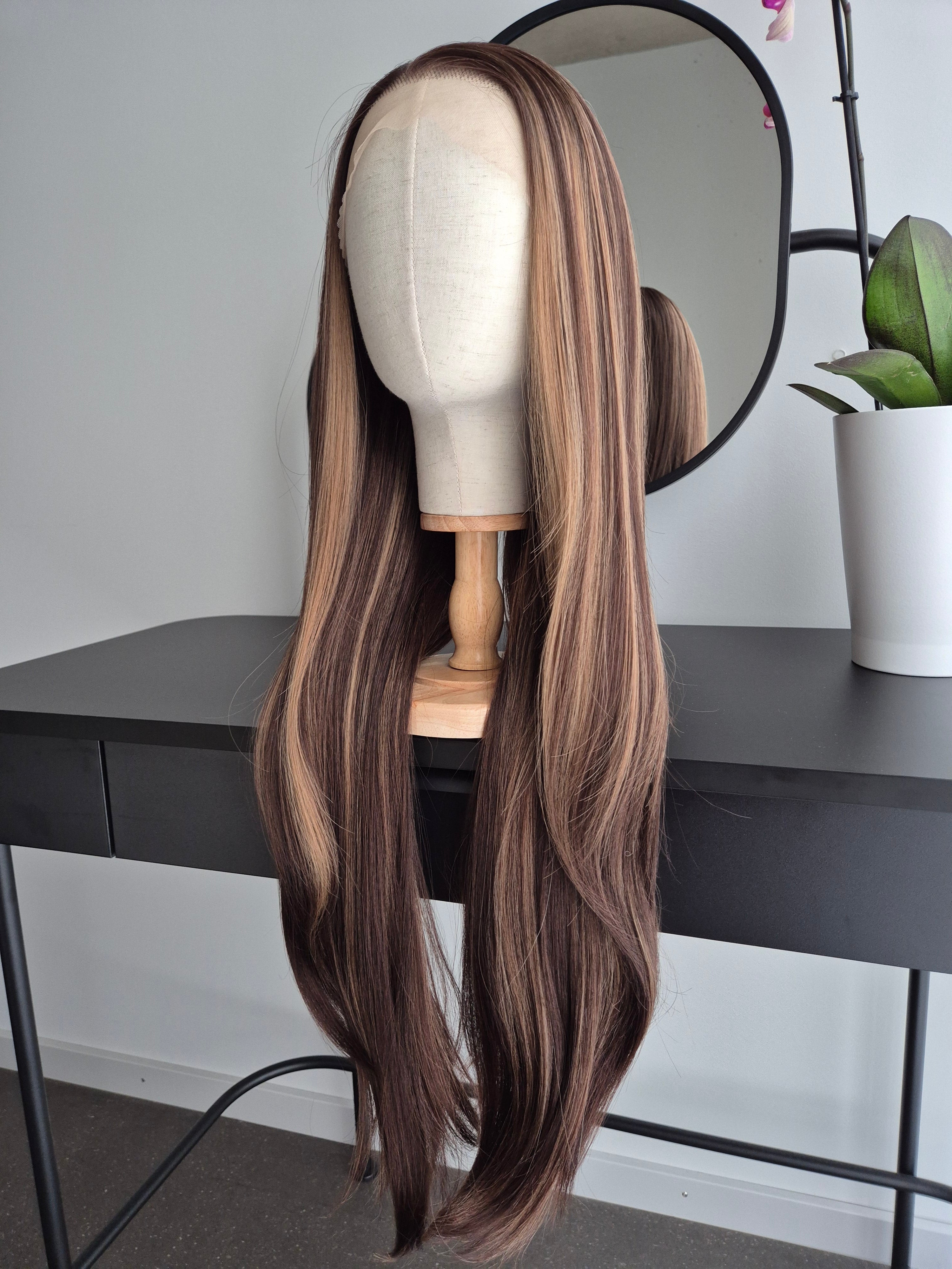 "Maya" synthetic hair wig