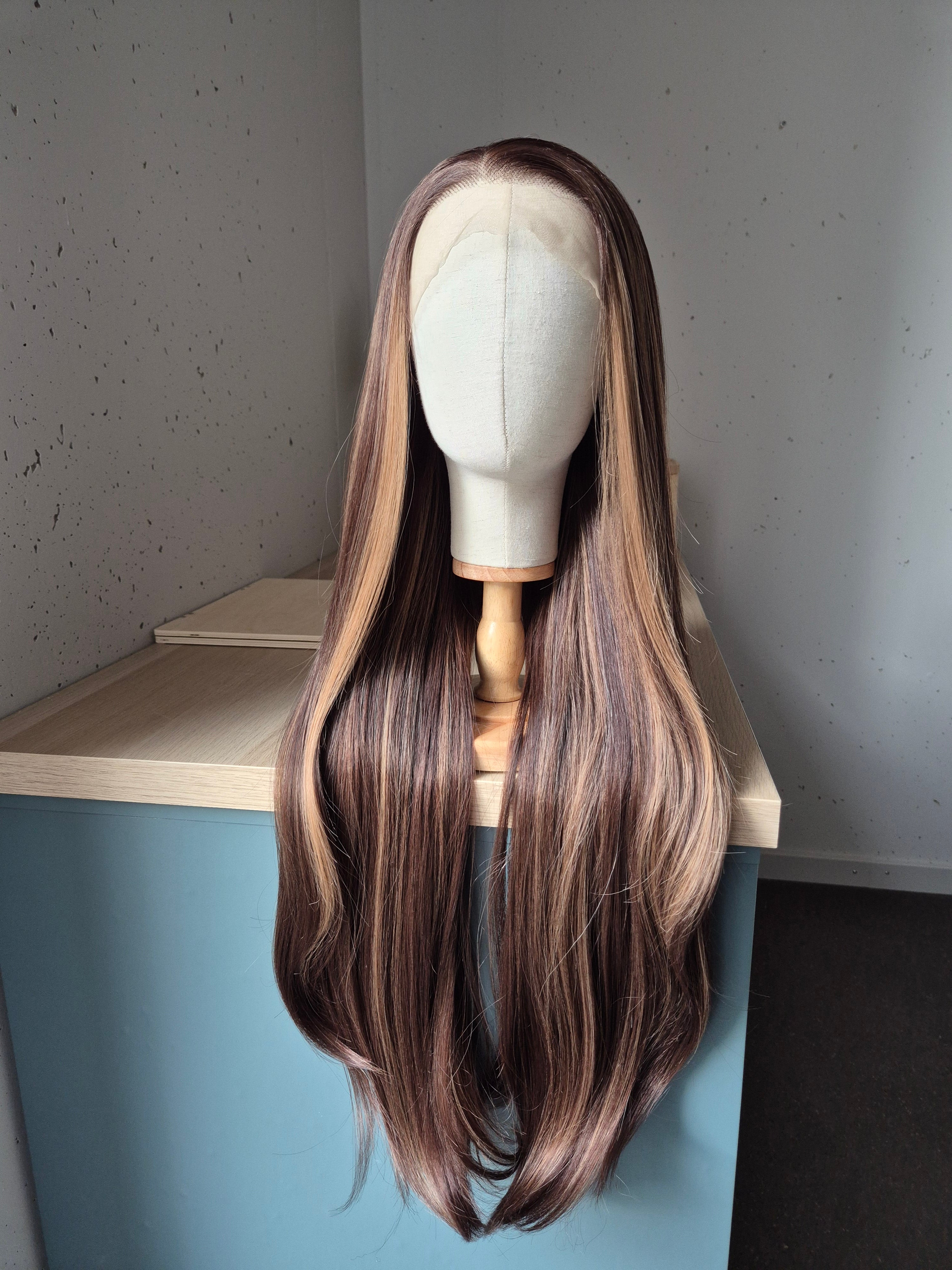 "Maya" synthetic hair wig