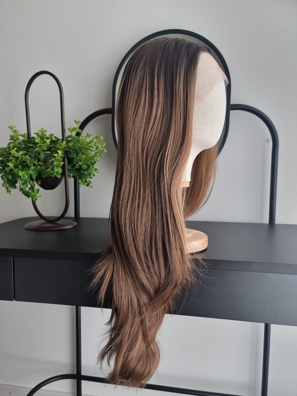 "Unei" synthetic hair wig