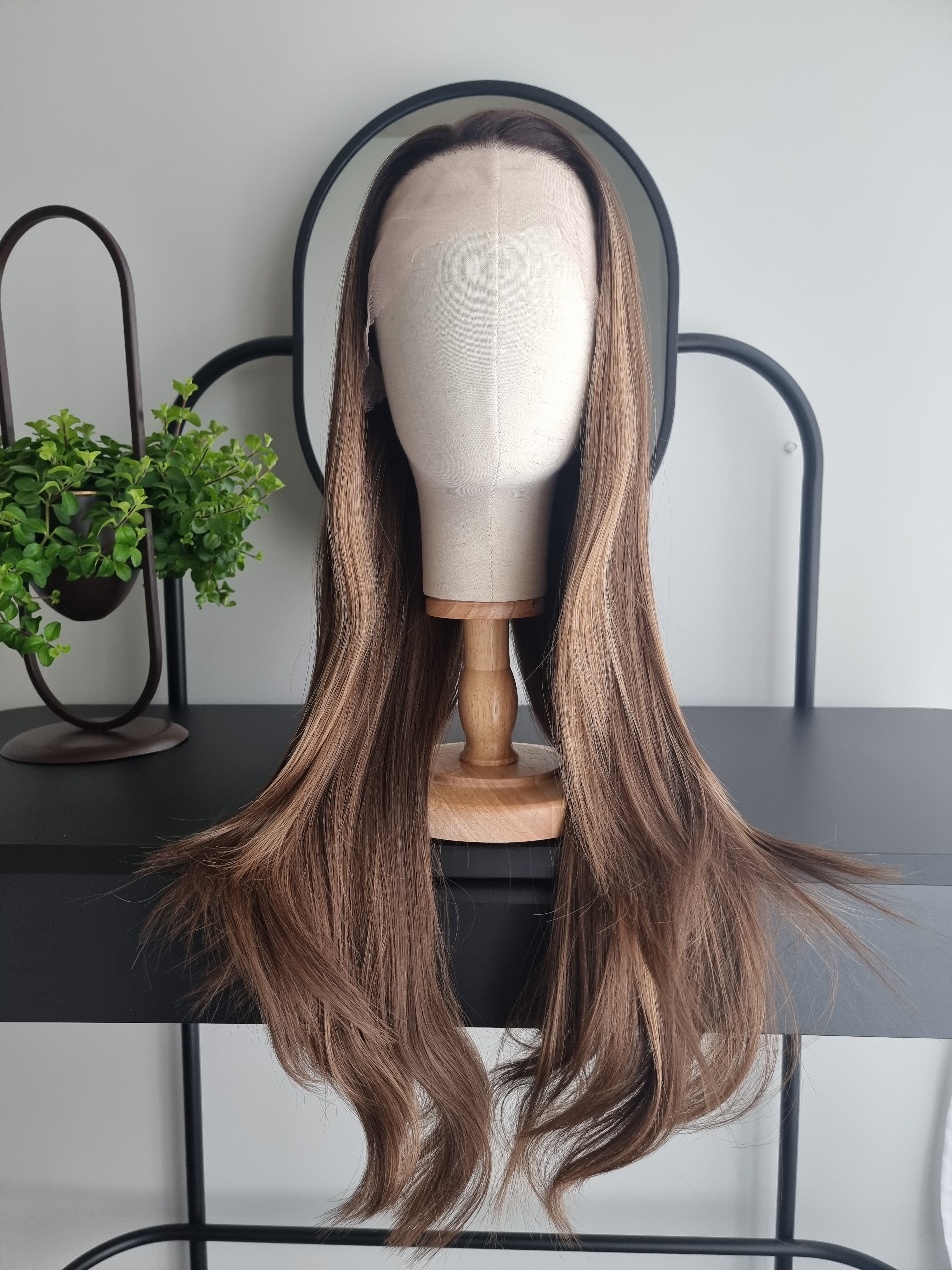 "Unei" synthetic hair wig