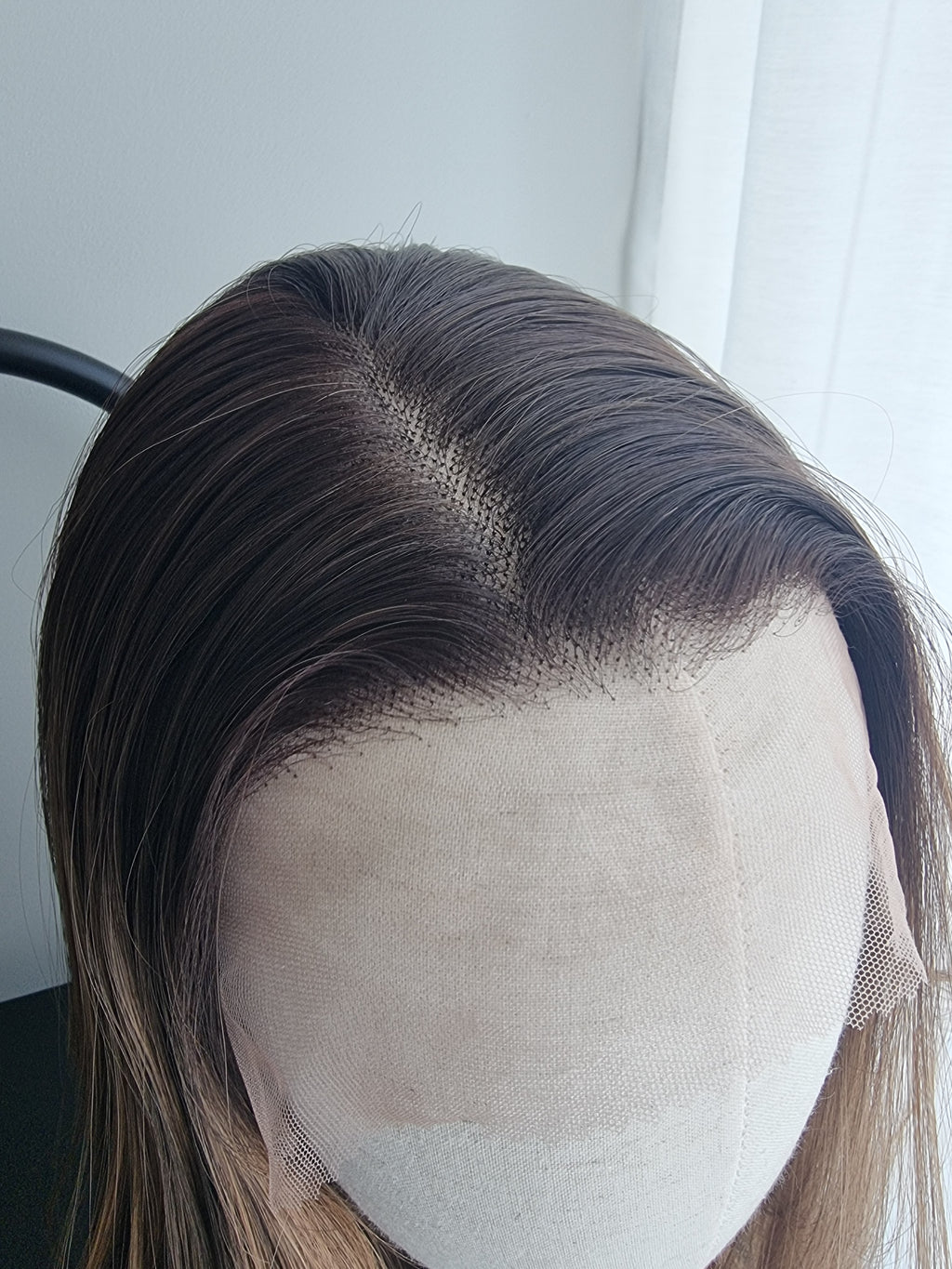 "Unei" synthetic hair wig