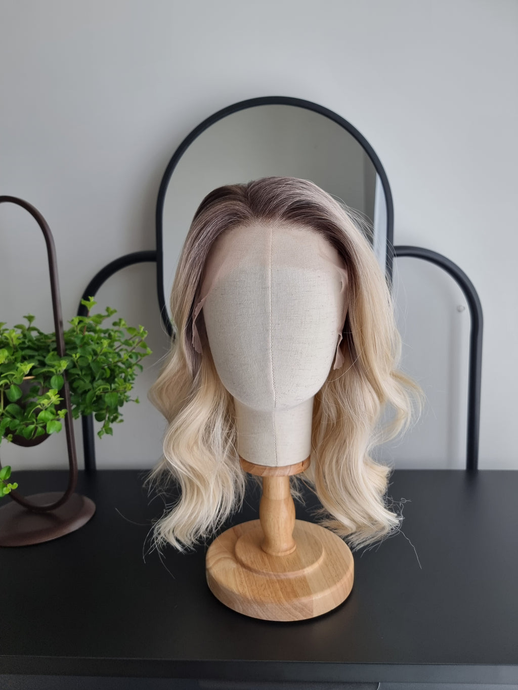 "Victoria" synthetic hair wig