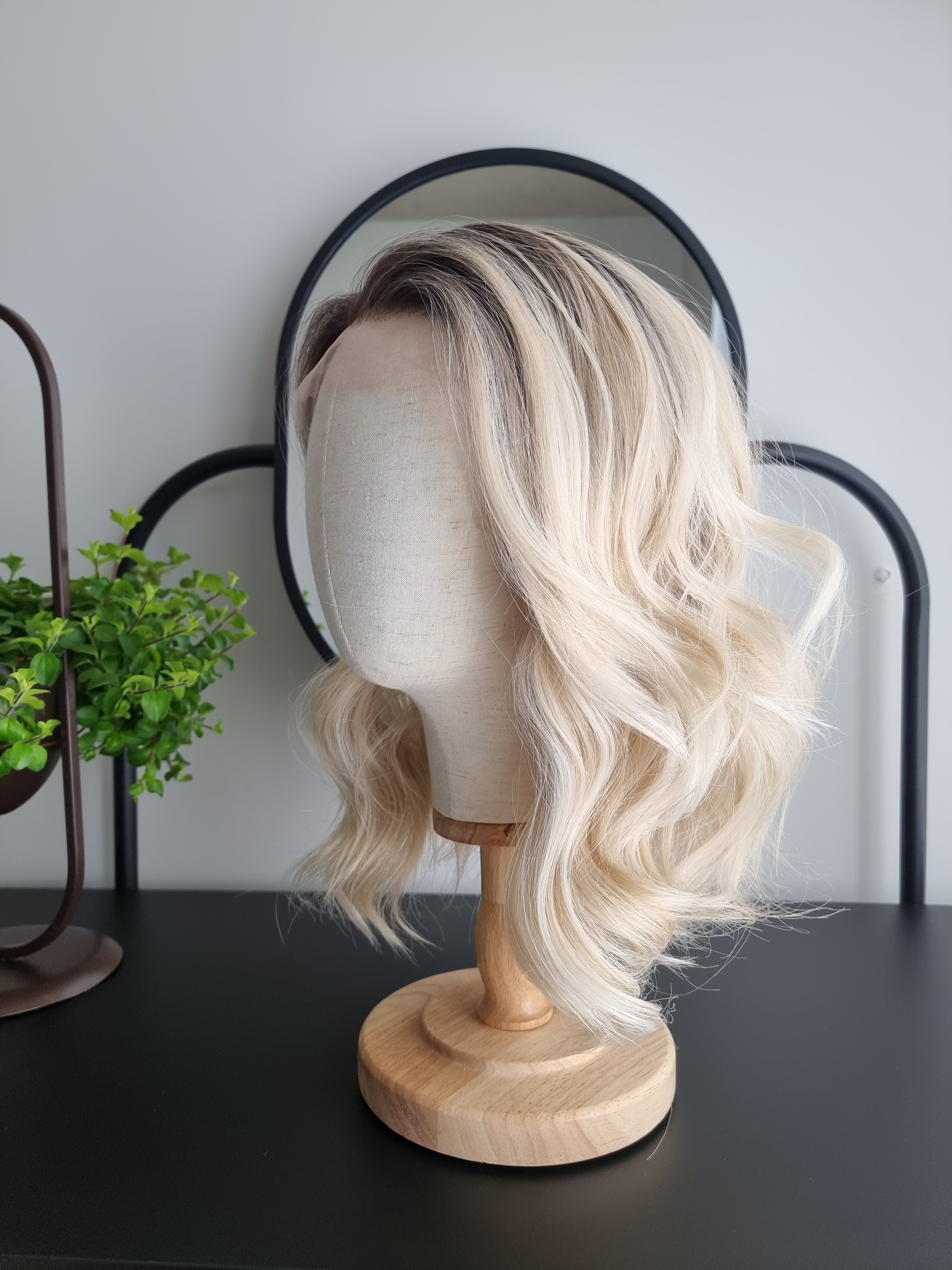 "Victoria" synthetic hair wig