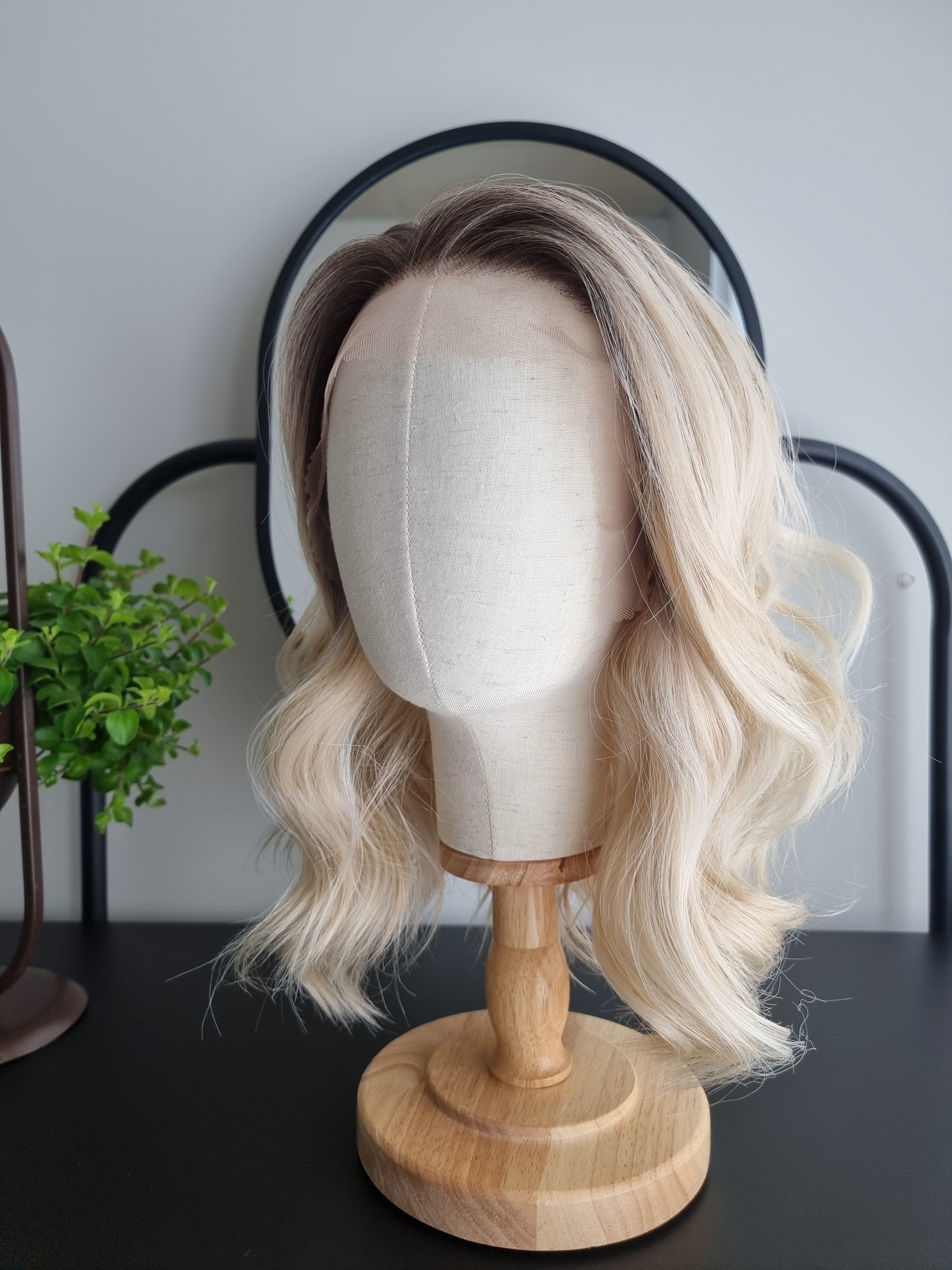 "Victoria" synthetic hair wig