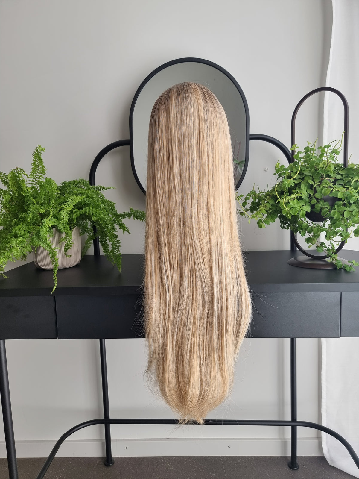 "Amalia" synthetic hair wig