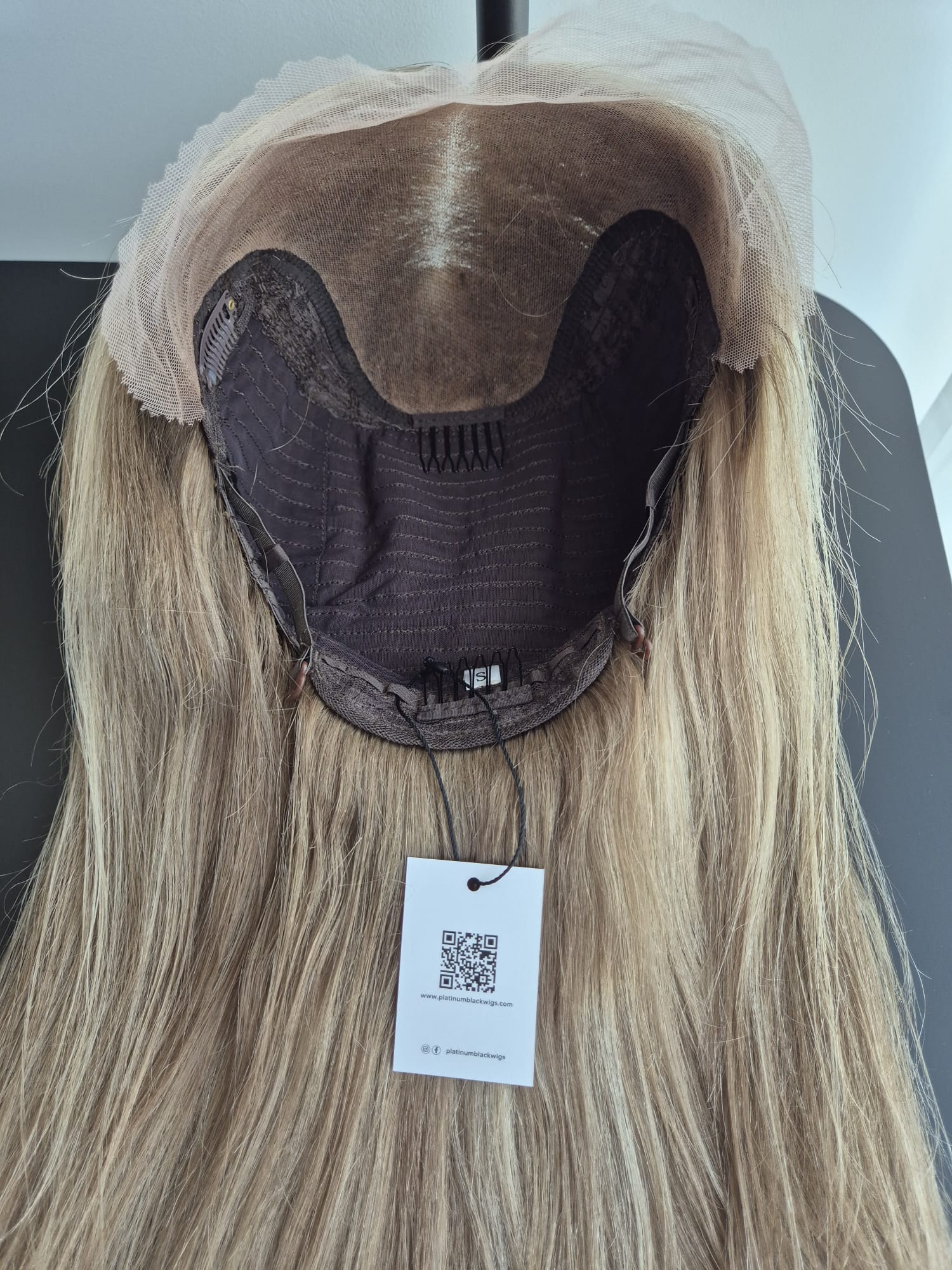 Remy Human Hair Wig HP004 (size S)— Platinum Collection